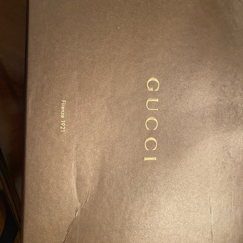 Beige Gucci Sneakers - Picture 4 of 5